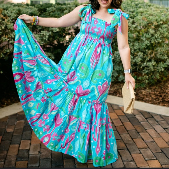 crown & ivy Dresses & Skirts - Crown & Ivy Maxi Dress